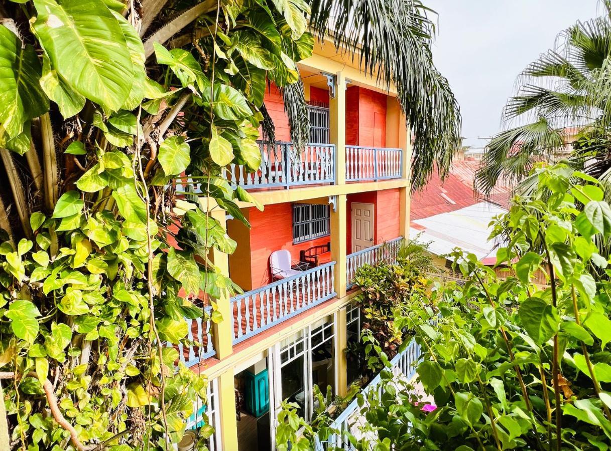 Casona De La Isla Flores
