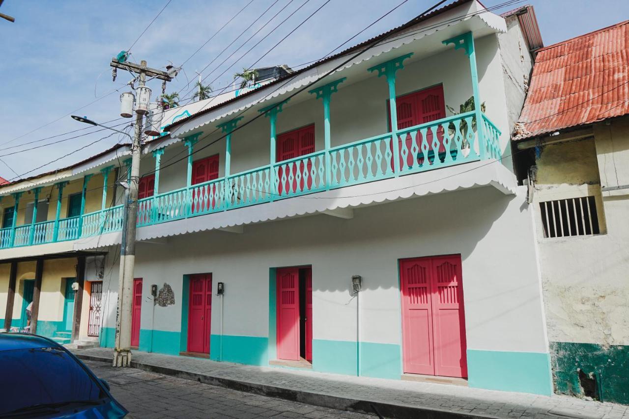 Hotel Casona De La Isla Flores