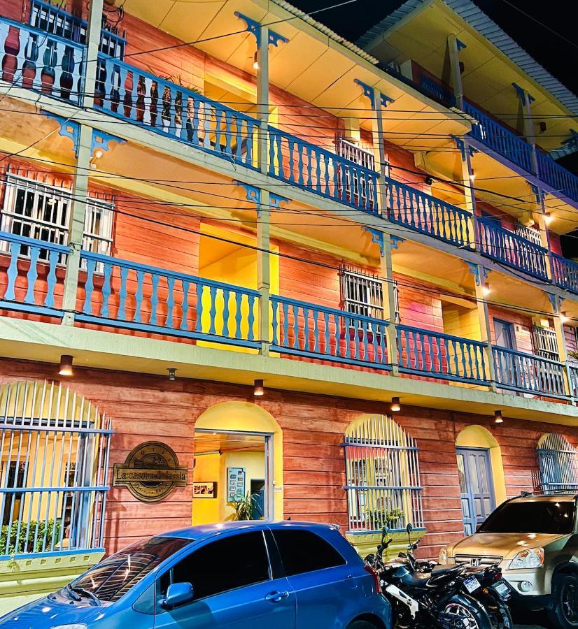 Hotel Casona De La Isla Flores